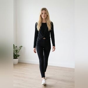 Zobha Black Long-Sleeve Twist Crop Top